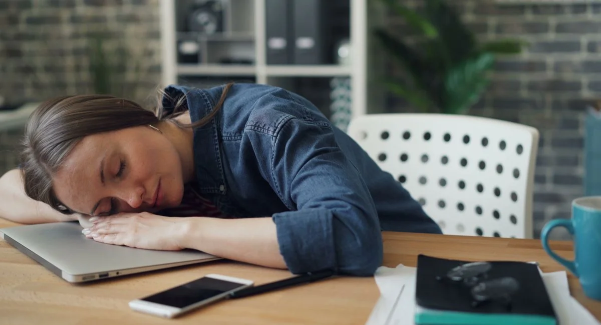 15 techniques pour lutter contre le stress au travail : comprendre, agir et prévenir durablement