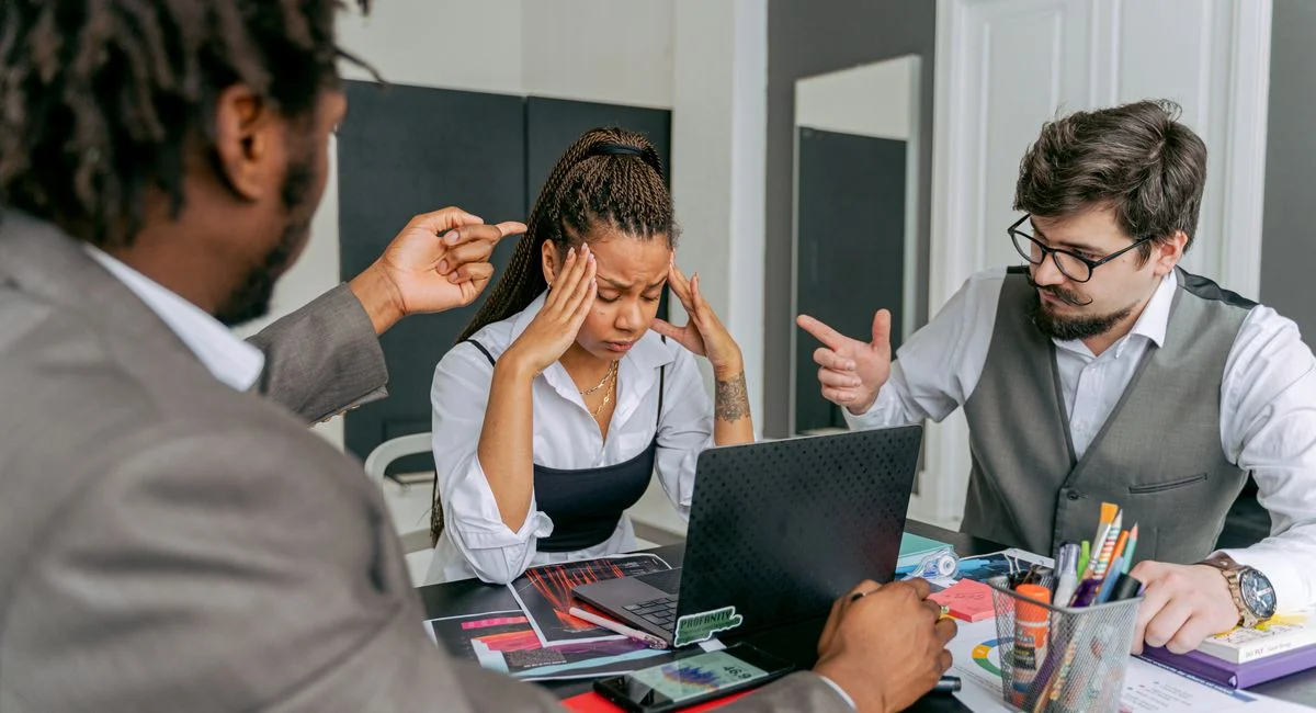 Le burnout expliqué : reconnaître l’épuisement professionnel et ses impacts pour mieux agir